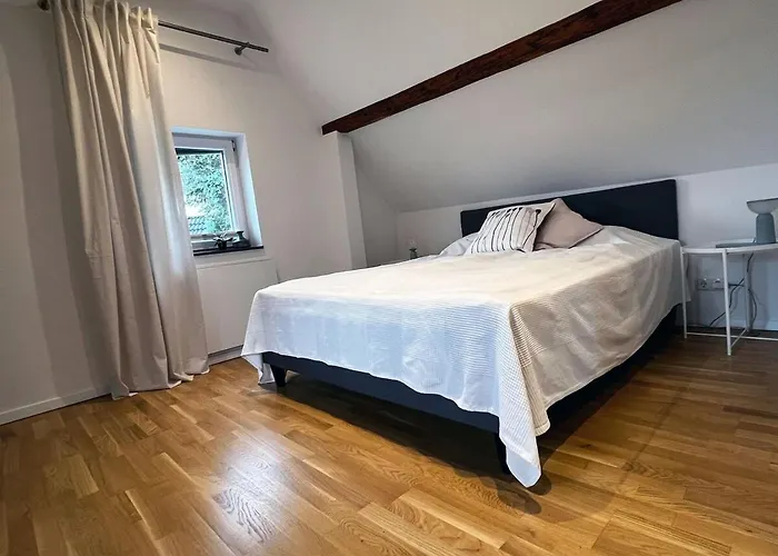 Charmantes Haeuschen Am Waldrand *